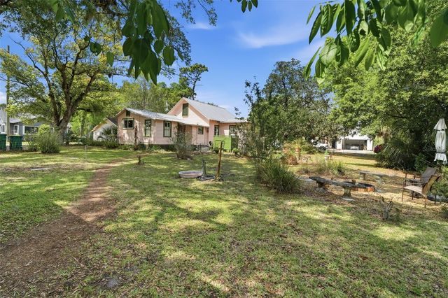 748 W FLORENCE AVENUE, Deland, FL 32720