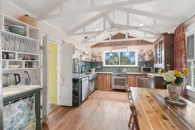 748 W FLORENCE AVENUE, Deland, FL 32720