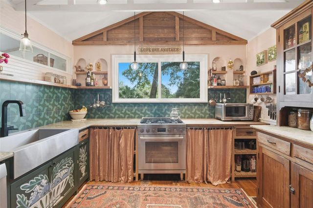 748 W FLORENCE AVENUE, Deland, FL 32720