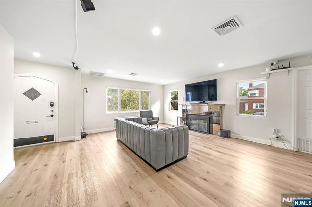 1303 Palisade Avenue, Fort Lee, NJ 07024