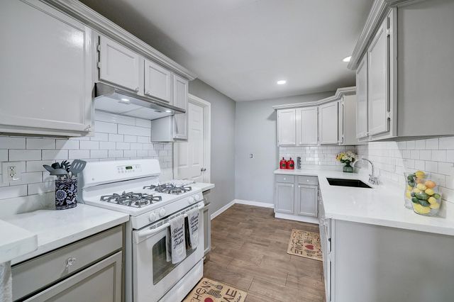 13327 Halifax Street, Houston, TX 77015