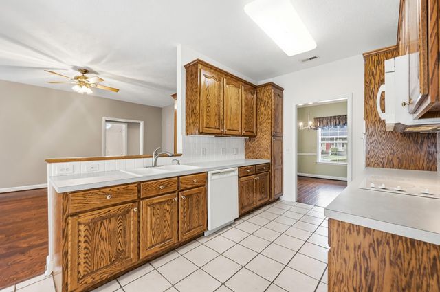 904 Collins St., Conway, SC 29526