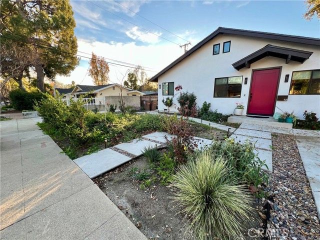 921 Berkeley, Claremont, CA 91711