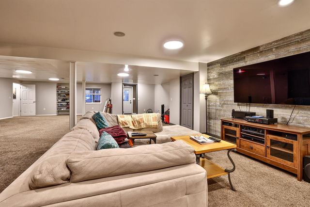 6518 Westgate Lane, Burlington, KY 41005