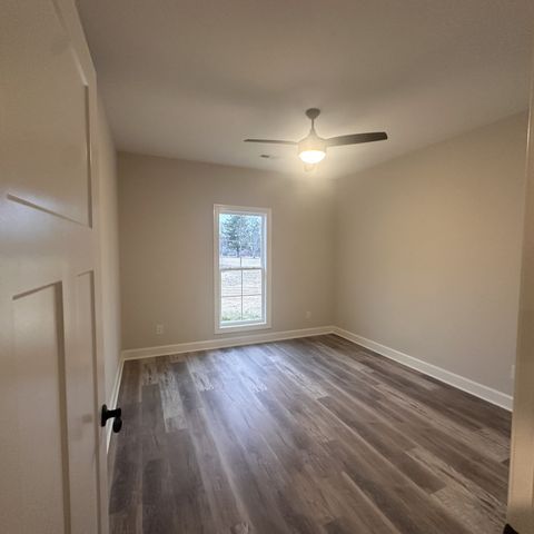 2230 Allen Ferry Rd, Smithville, TN 37166