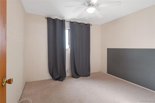 20842 Ridgemont Road, Harper Woods, MI 48225