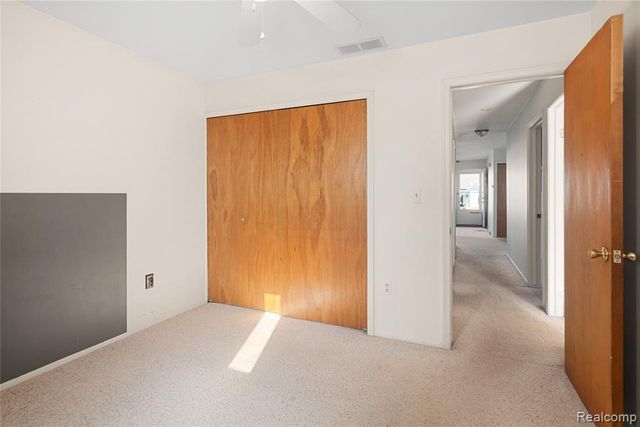 20842 Ridgemont Road, Harper Woods, MI 48225