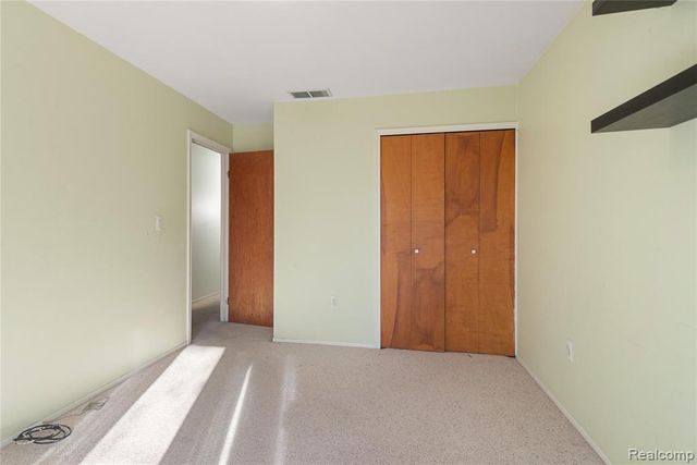 20842 Ridgemont Road, Harper Woods, MI 48225