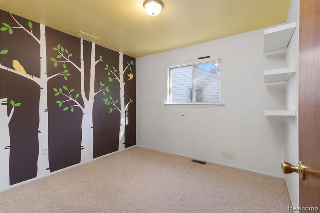 20842 Ridgemont Road, Harper Woods, MI 48225