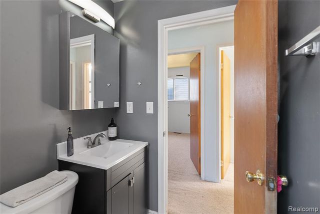 20842 Ridgemont Road, Harper Woods, MI 48225