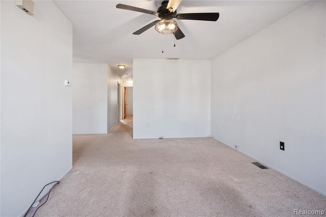 20842 Ridgemont Road, Harper Woods, MI 48225