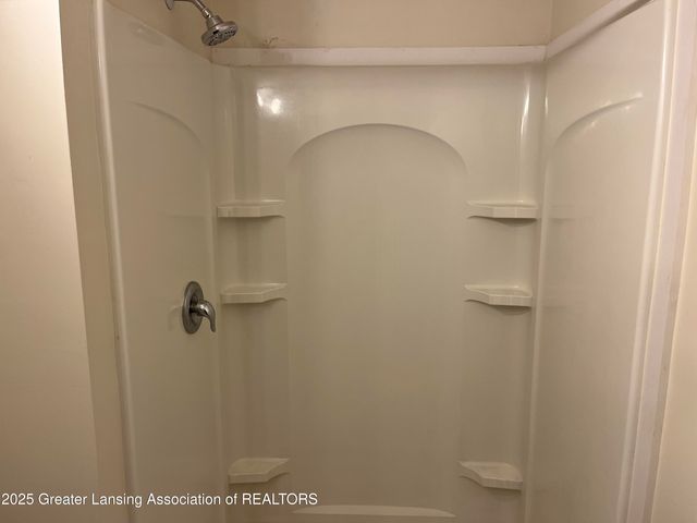 2808 N East Street, Lansing, MI 48906