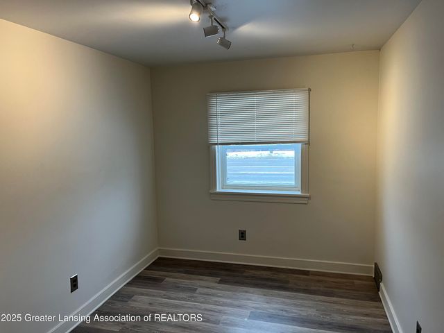 2808 N East Street, Lansing, MI 48906