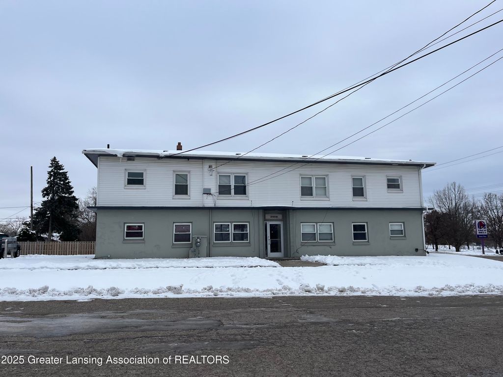 2808 N East Street, Lansing, MI 48906