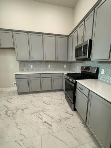 10 Green Meadows Lane, West Columbia, TX 77486