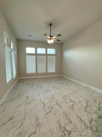 10 Green Meadows Lane, West Columbia, TX 77486