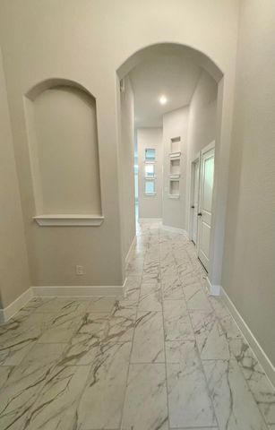 10 Green Meadows Lane, West Columbia, TX 77486