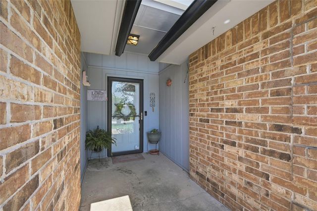 8508 Timberwood Lane, Oklahoma City, OK 73135