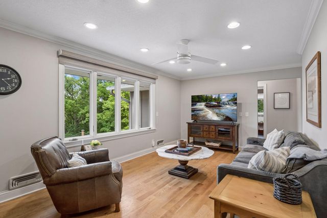 6134 Arctic Way, Edina, MN 55436