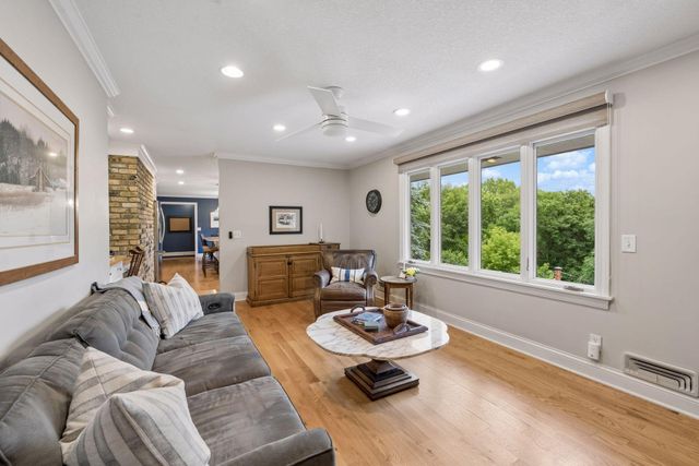 6134 Arctic Way, Edina, MN 55436
