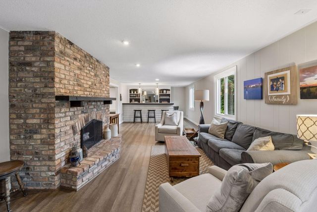 6134 Arctic Way, Edina, MN 55436