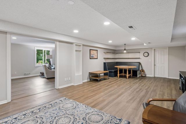 6134 Arctic Way, Edina, MN 55436