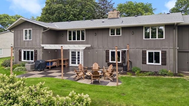 6134 Arctic Way, Edina, MN 55436