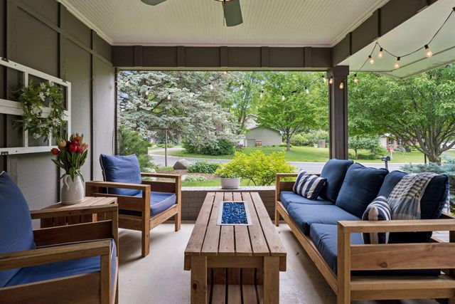 6134 Arctic Way, Edina, MN 55436