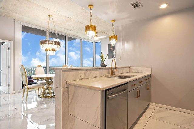 5925 Almeda Road 10902, Houston, TX 77004