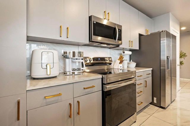 5925 Almeda Road 10902, Houston, TX 77004