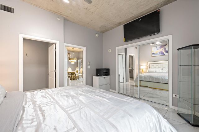 5925 Almeda Road 10902, Houston, TX 77004