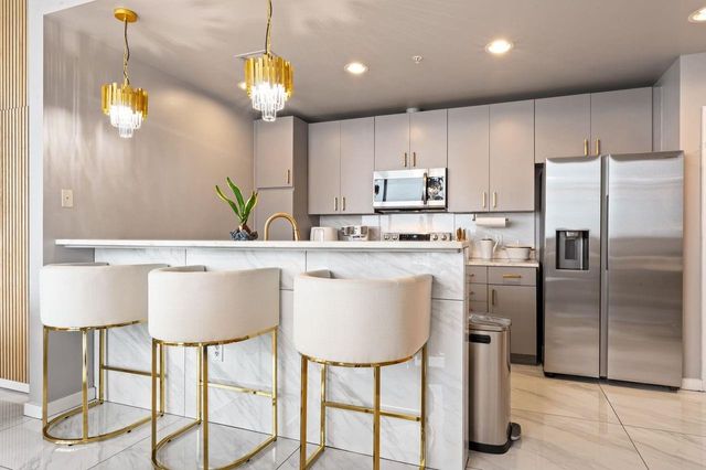 5925 Almeda Road 10902, Houston, TX 77004