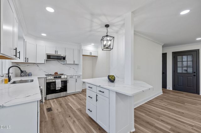 2117 Carriage Way, Chapel Hill, NC 27517