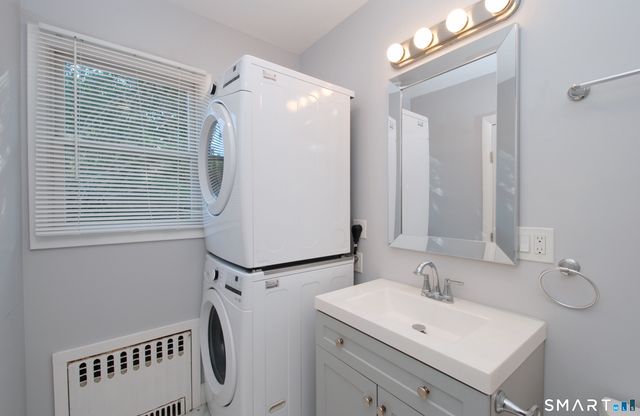 16 Fowler Street 1, Stamford, CT 06905
