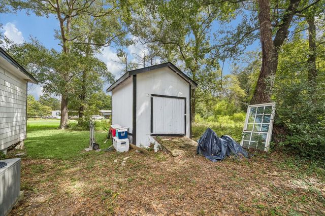 271 Trails End Drive, Cleveland, TX 77328