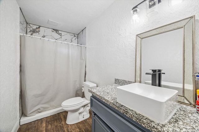 271 Trails End Drive, Cleveland, TX 77328