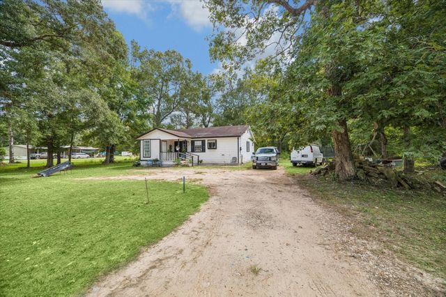 271 Trails End Drive, Cleveland, TX 77328