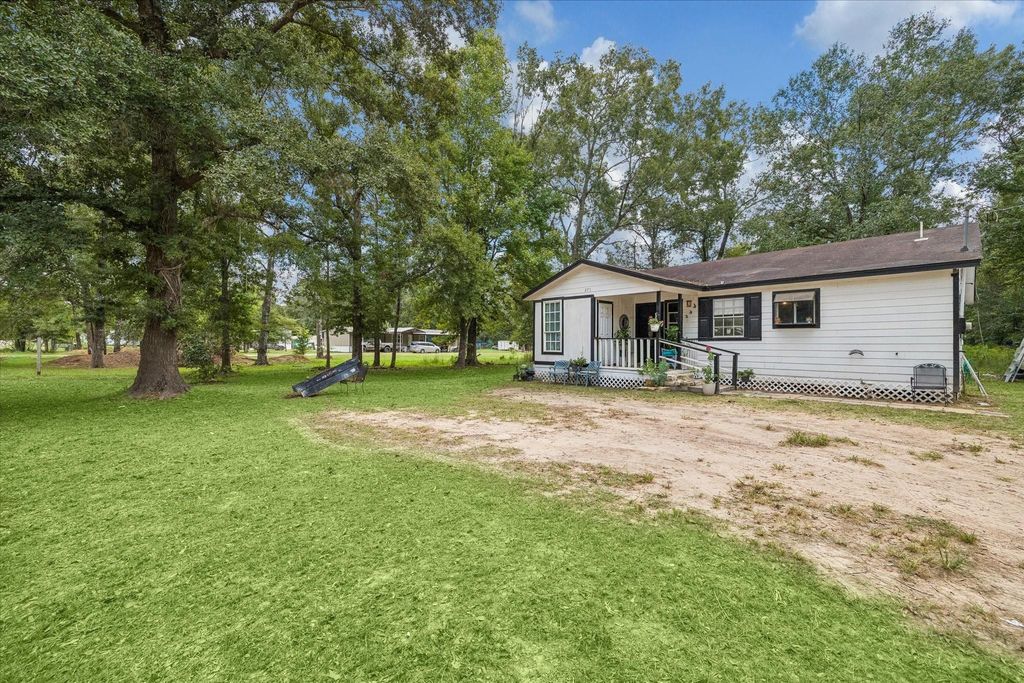 271 Trails End Drive, Cleveland, TX 77328