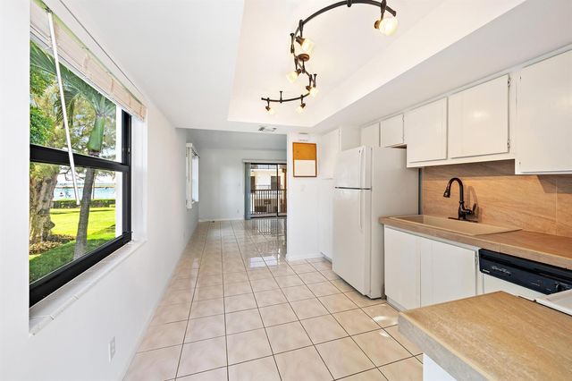300 Inlet Way 3, Palm Beach Shores, FL 33404