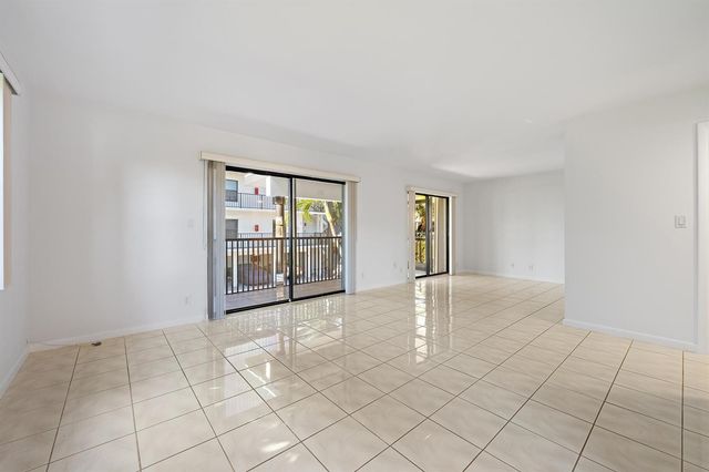 300 Inlet Way 3, Palm Beach Shores, FL 33404
