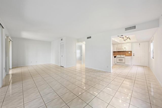 300 Inlet Way 3, Palm Beach Shores, FL 33404