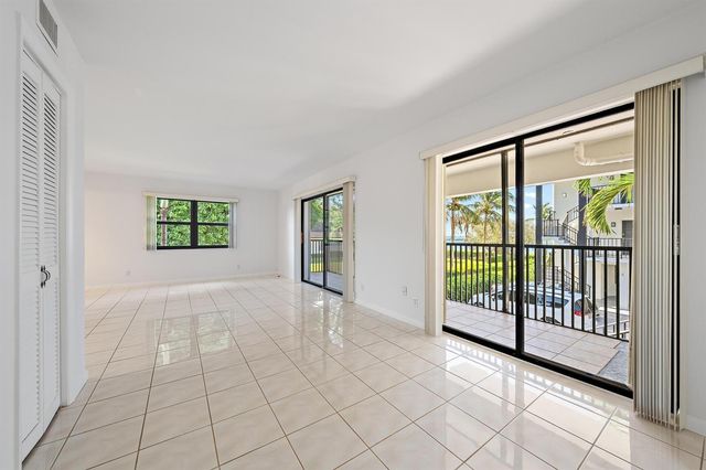 300 Inlet Way 3, Palm Beach Shores, FL 33404