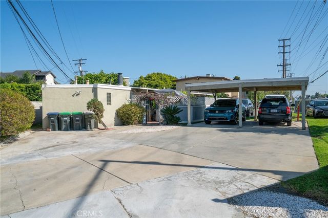 1124 Victoria, Costa Mesa, CA 92627