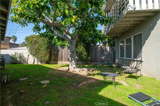 1124 Victoria, Costa Mesa, CA 92627