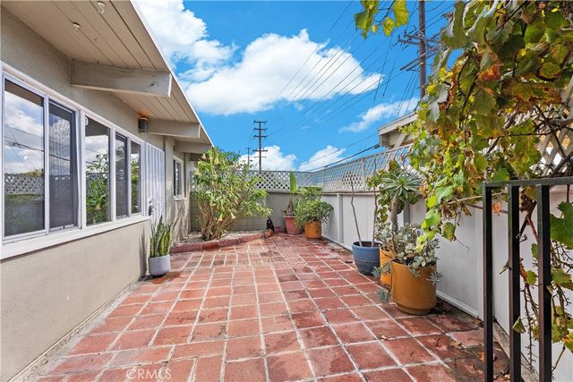 1124 Victoria, Costa Mesa, CA 92627