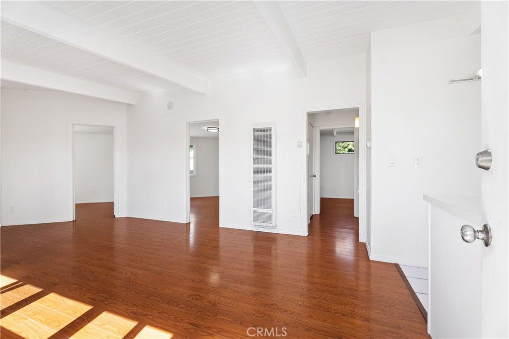 Image 8 of property listing at 1124 Victoria, Costa Mesa, CA 92627