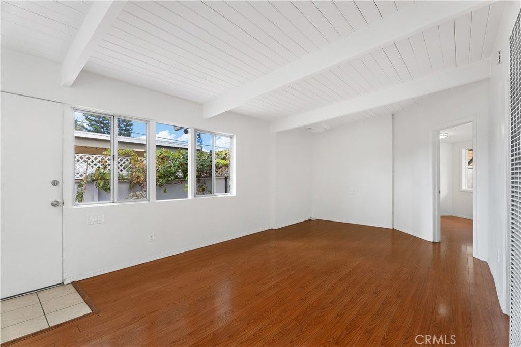 Image 9 of property listing at 1124 Victoria, Costa Mesa, CA 92627