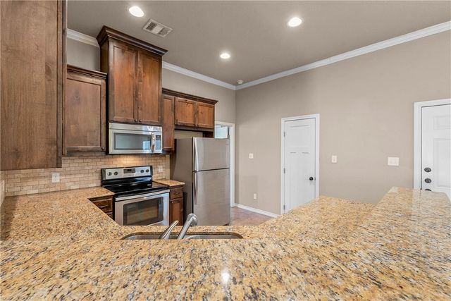 4179 Golden Eagle Drive B, Bryan, TX 77808