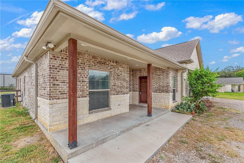 4179 Golden Eagle Drive B, Bryan, TX 77808
