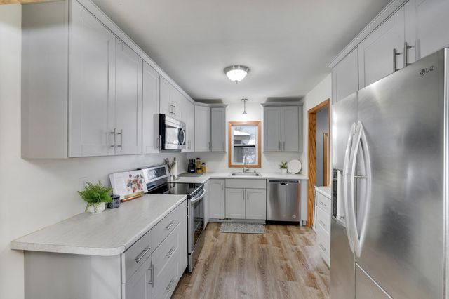 8382 Granada Avenue S, Cottage Grove, MN 55016